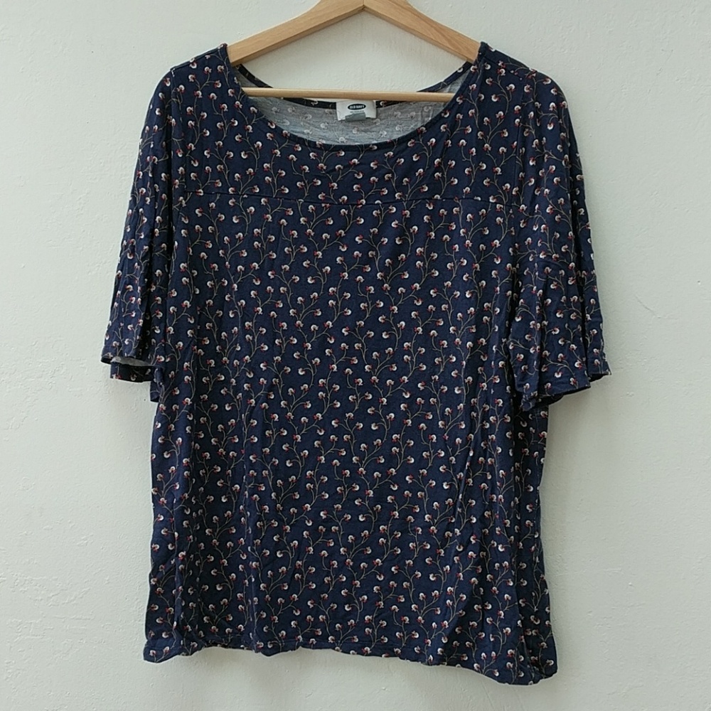 Wide sleeve top